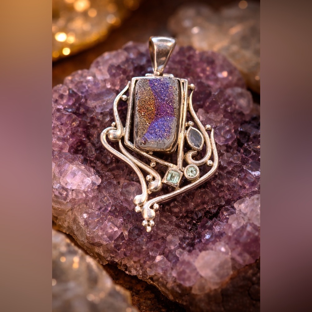 VINTAGE Sterling Silver 925 Iridescent Druzy Blue Topaz Faux Amethyst Pendant